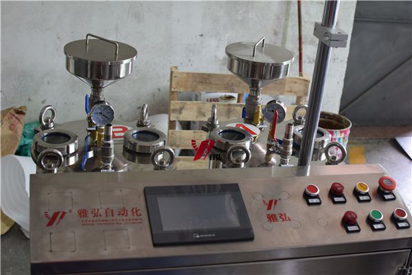 環氧樹脂灌膠機