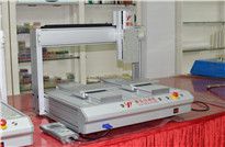 <b>高粘度硅膠點膠機廠家</b>