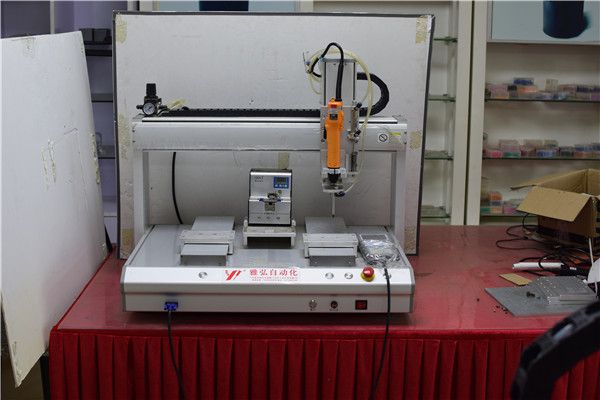專業自動擰螺絲機零售