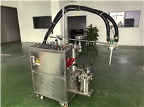 <b>供銷led燈條灌膠機,價格不小氣,質量很大氣</b>